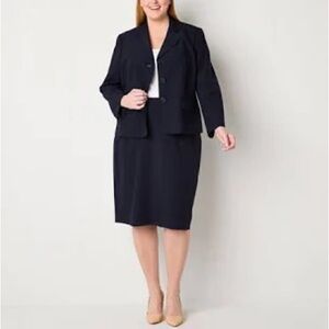 COLLECTIONS FOR LE SUIT:  BLACK JACKET AND SKIRT SIZE 16P